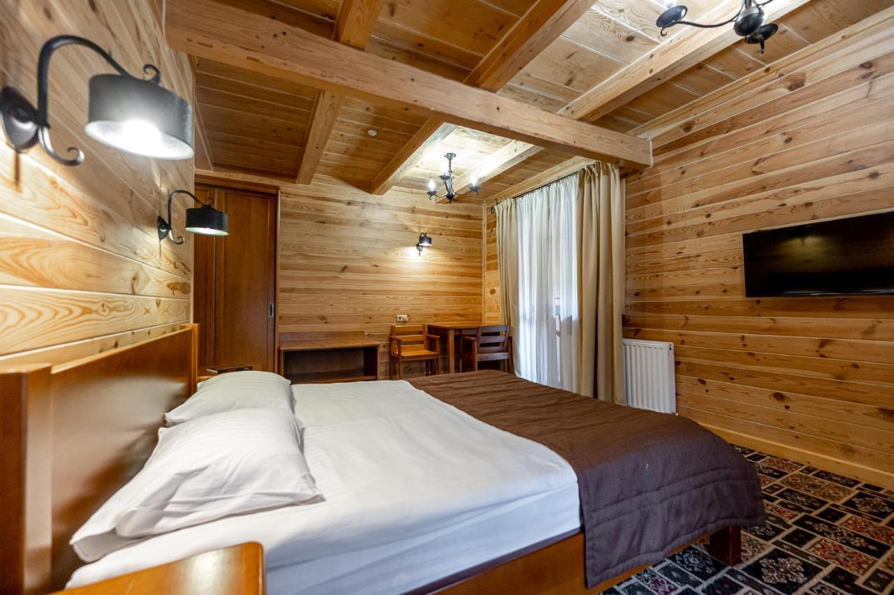 Tatariv DeLuxe Hotell Exteriör bild