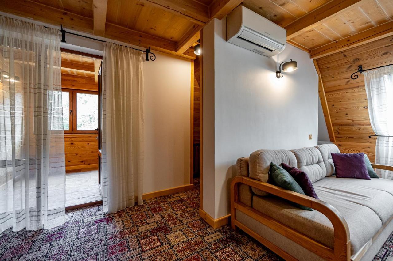 Tatariv DeLuxe Hotell Exteriör bild
