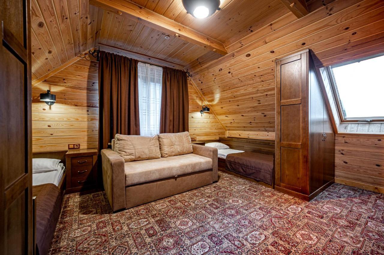 Tatariv DeLuxe Hotell Exteriör bild