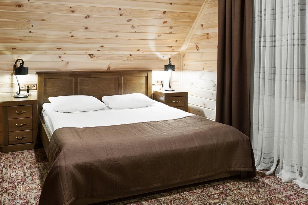 Tatariv DeLuxe Hotell Exteriör bild